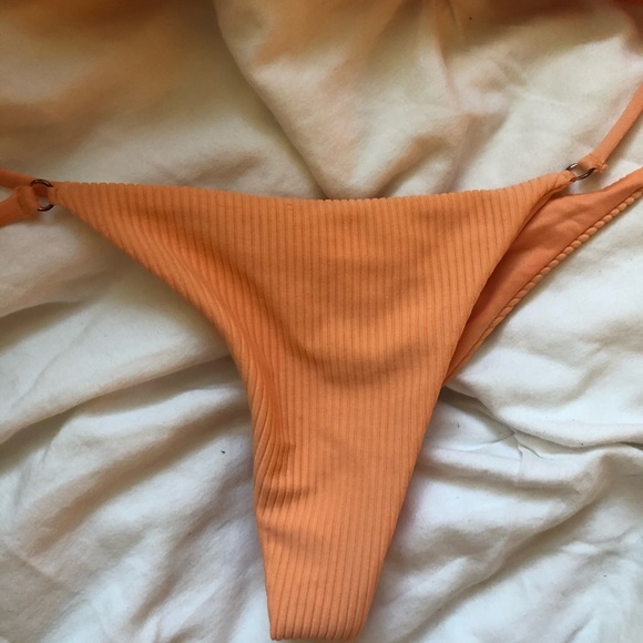 Frankies Bikinis Scarlett set in sunrise - Picture 6 of 6